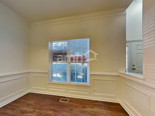 Building Photo - 7495 Sedgebrook Dr E