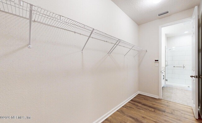 Building Photo - 2077 Amberly Dr