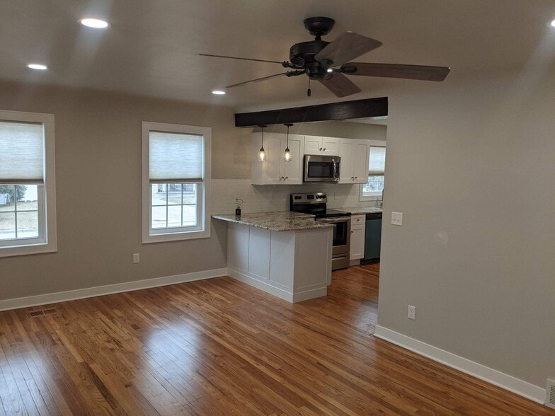 Building Photo - 3001 S 43rd St