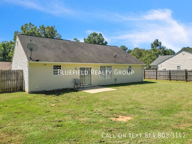 Building Photo - 106 Pine Needle Rd