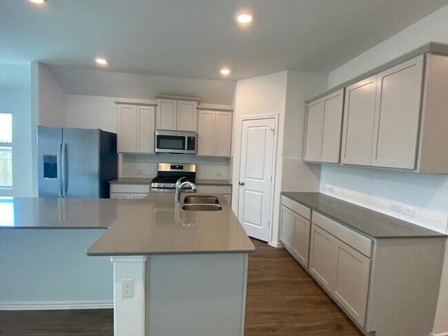 Building Photo - 211 Blue Springs Pass