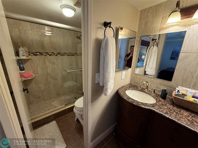 Building Photo - 950 Egret Cir
