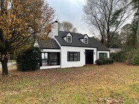 Building Photo - Live on Maple