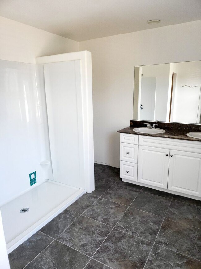 Building Photo - Otay Ranch 3 bedroom 2.5 bath 1917 sqft 2 ...