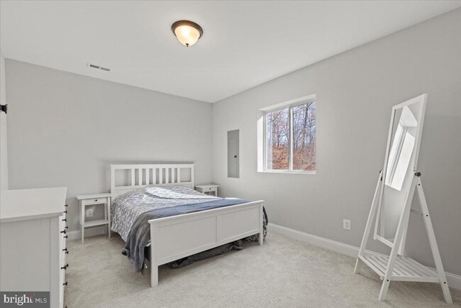 Building Photo - 2061 St Pauls Ct