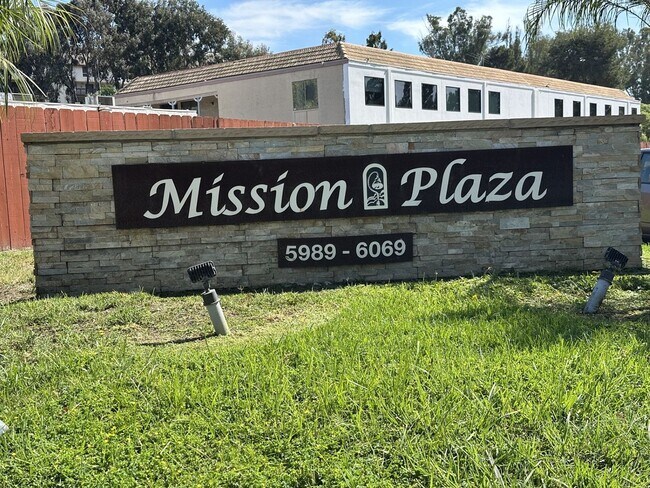 Building Photo - Mission Valley 3 BR 2 BA Condo w/ Parking ...