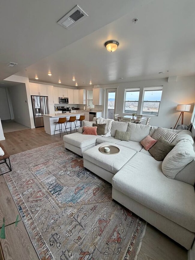 Building Photo - 8392 S Sky Mirror Ln