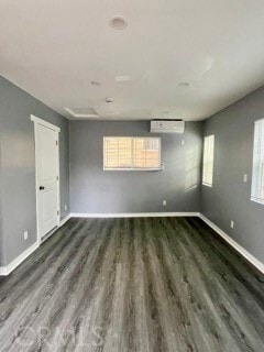 Building Photo - 1825 S Van Ness Ave