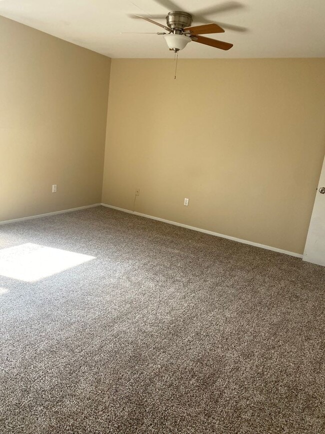 Building Photo - K206 - Treehouse #221