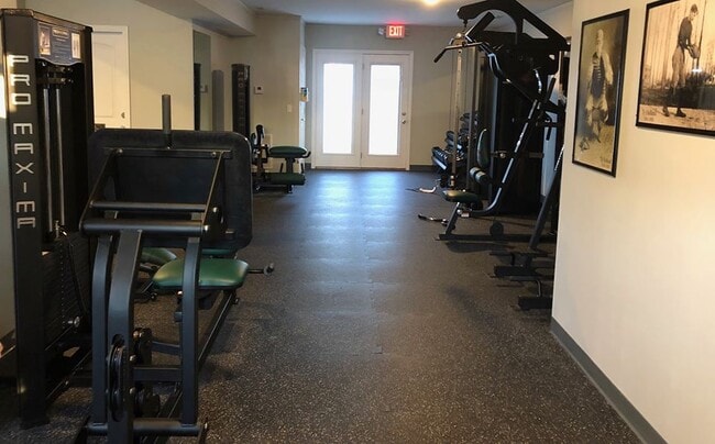 Building Photo - 1407 Poplar St