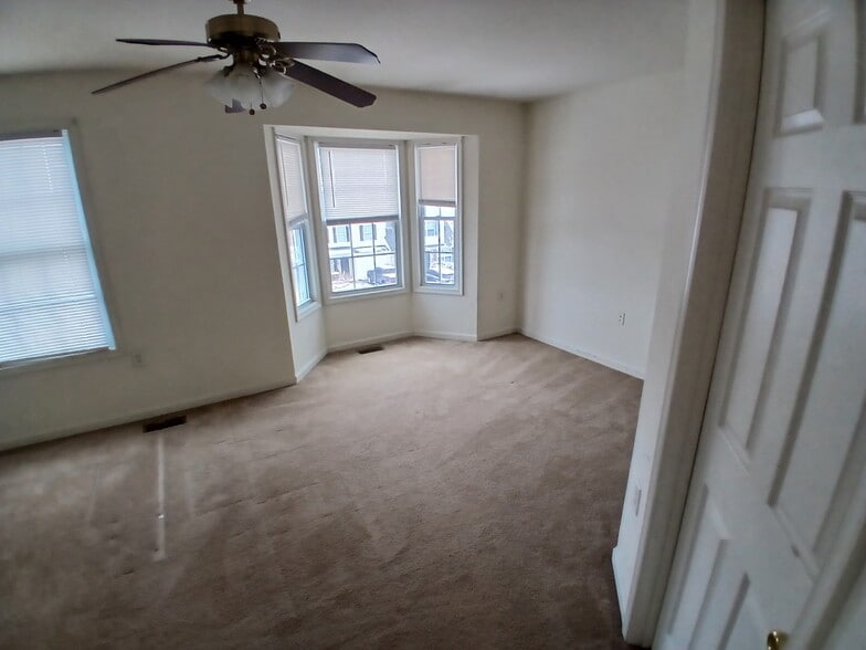 Building Photo - 91 Fuzzy Tail Dr