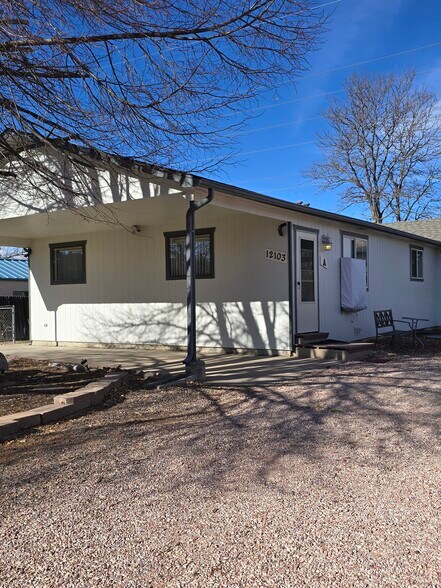 Quiet duplex, friendly neighborhood - 12103 Viewpoint Dr