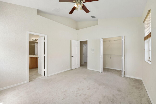Building Photo - 128 W Royal Palm Cir