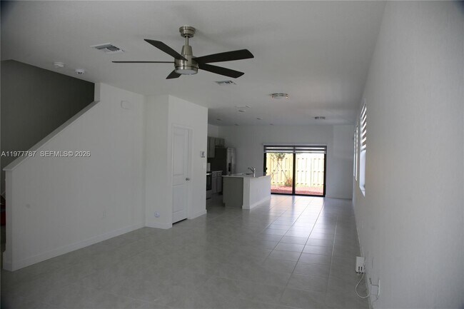 Building Photo - 371 NE 16th St