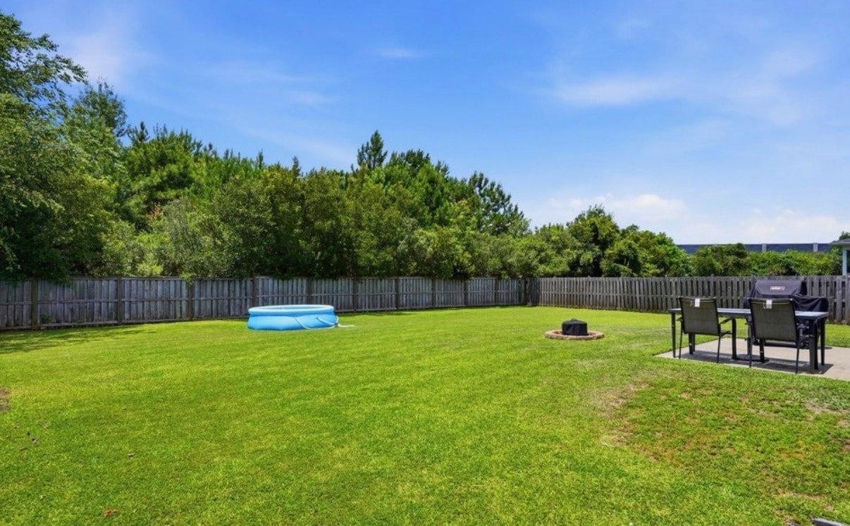 Building Photo - 553 Montego Ct