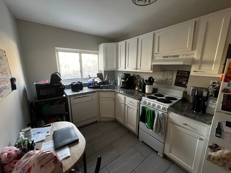 Building Photo - 63 Selkirk Rd