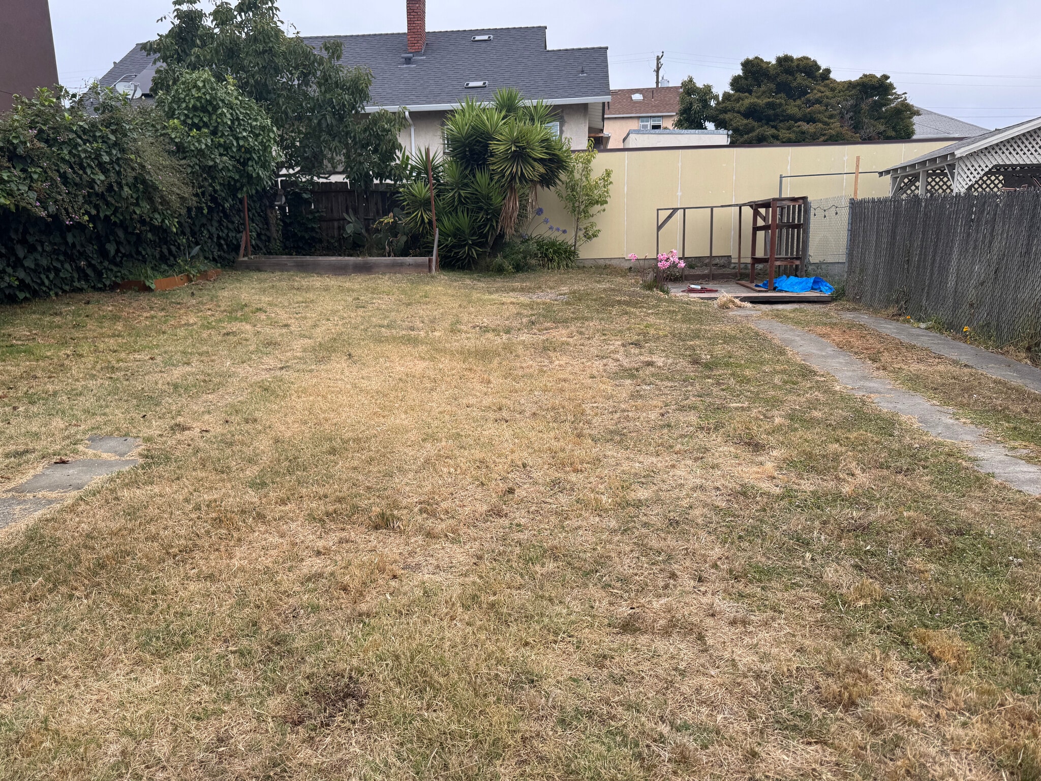 Building Photo - 4056 Santa Rita St