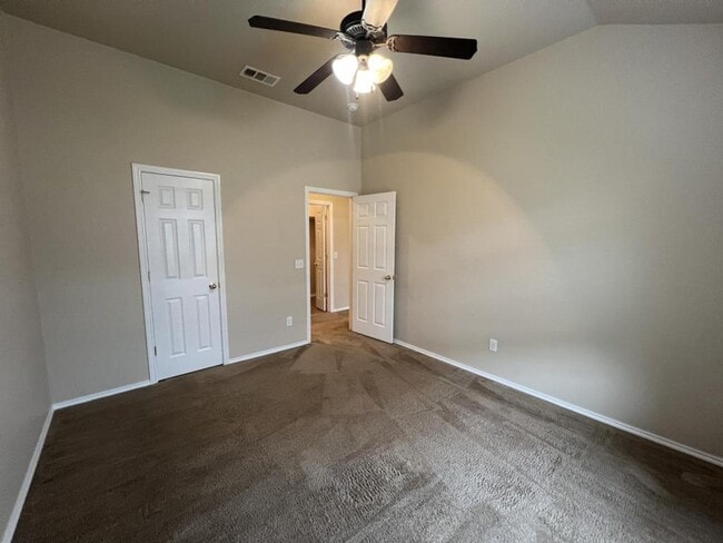 Building Photo - 4205 Cambridge Dr