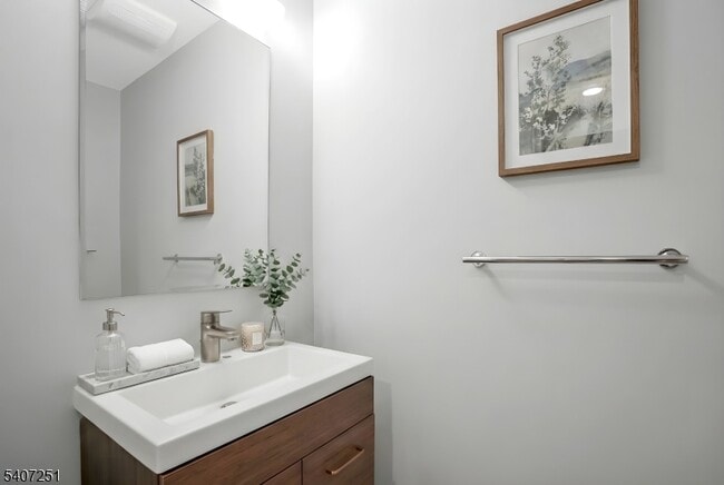 Building Photo - 40 W Park Pl