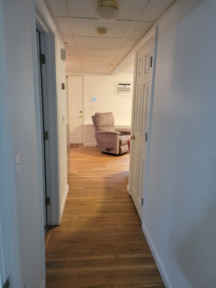 Building Photo - 42 Lockwood St