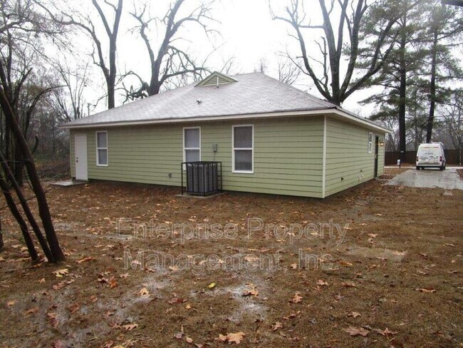 Building Photo - 3490 Ardmore St