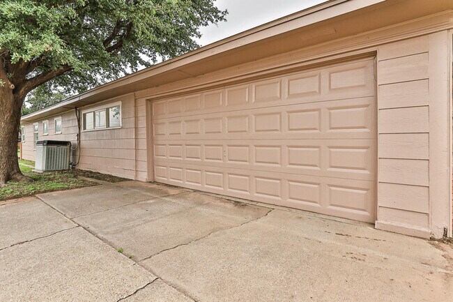 Building Photo - 4319 40th St