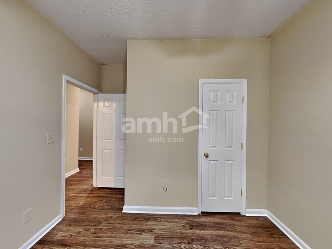 Building Photo - 2135 Beckenham Pl