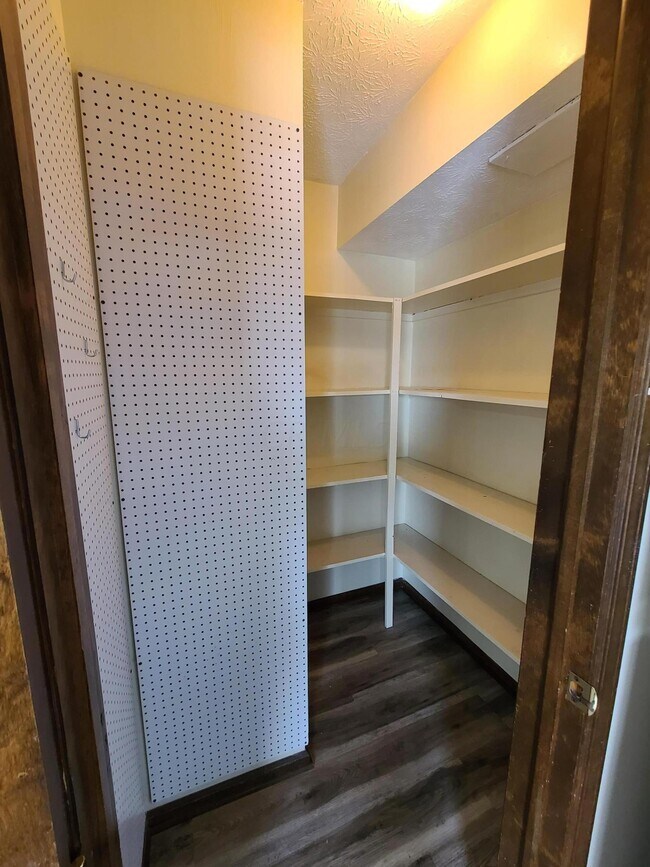 Building Photo - 1488 Bradshire Dr