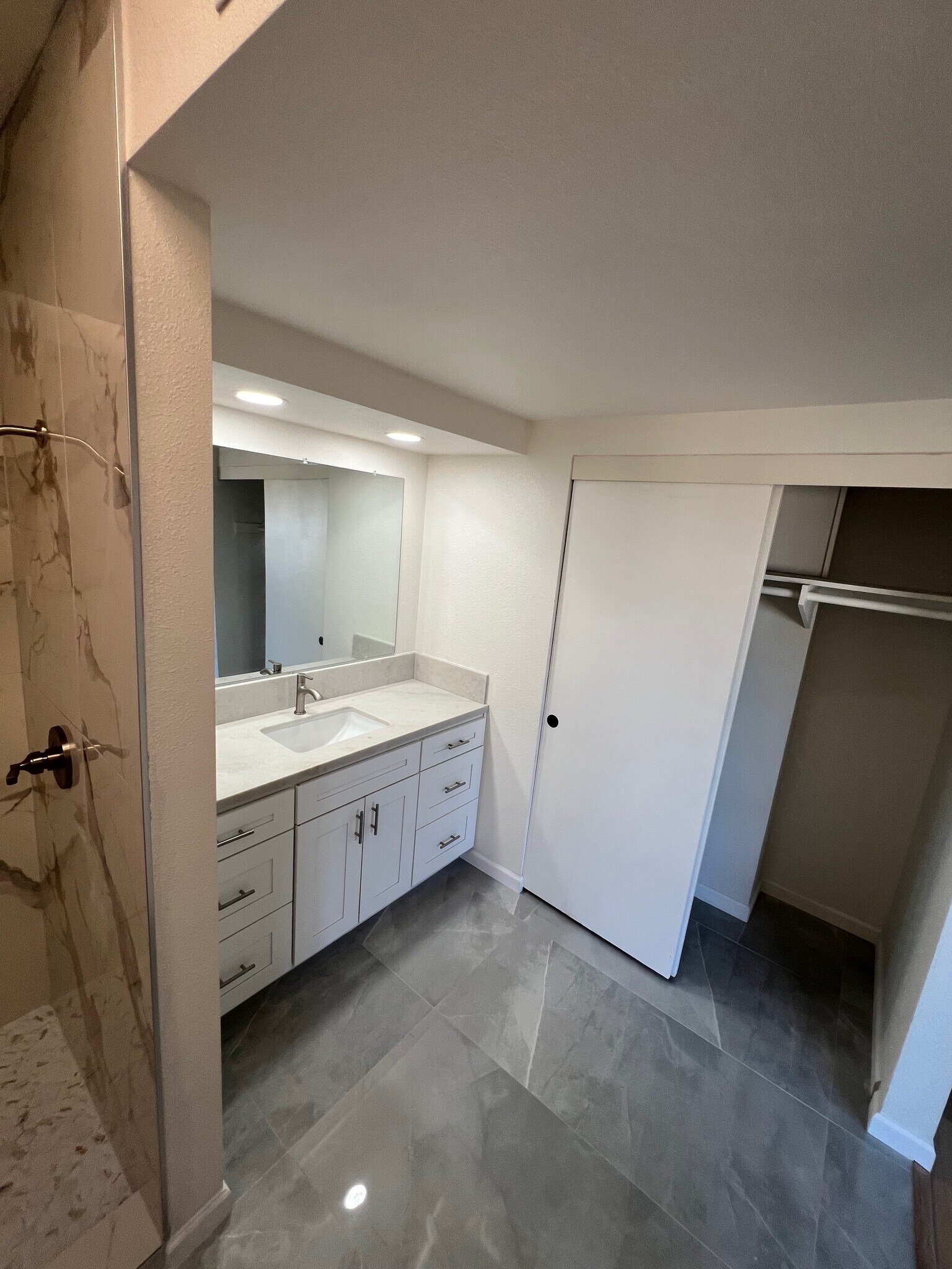 Building Photo - 6818 Caminito del Greco