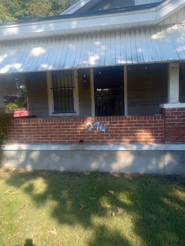 Building Photo - 374 Person