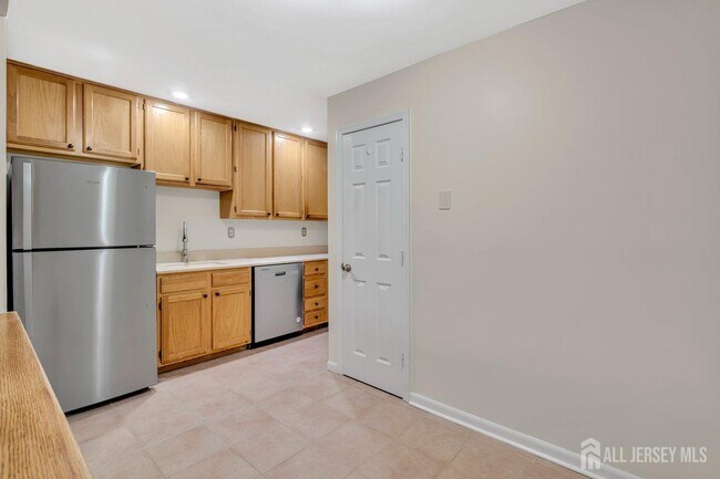 Building Photo - 4517 Birchwood Ct