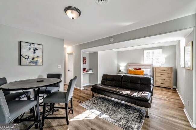 Building Photo - 444 Smyrna Powder Springs Rd SW