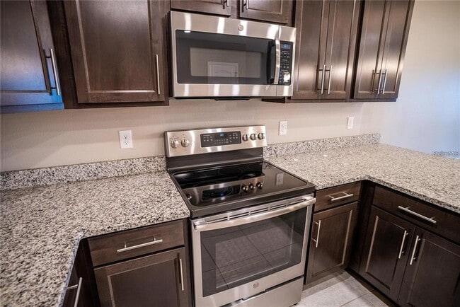 Building Photo - 131 Primrose Dr