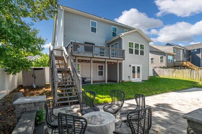 Building Photo - 16848 White Daisy Loop