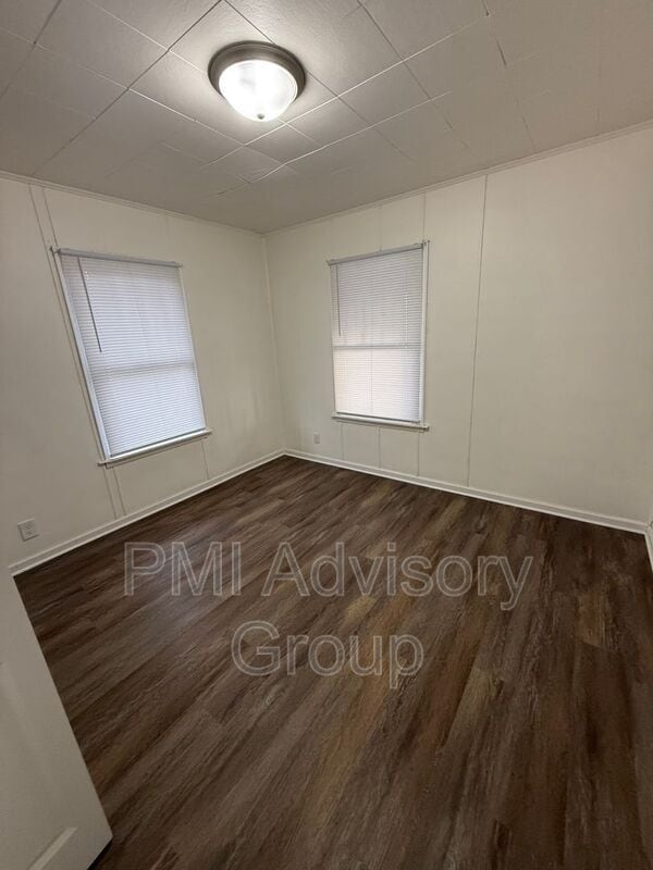 Building Photo - 1827 NW Tyler St