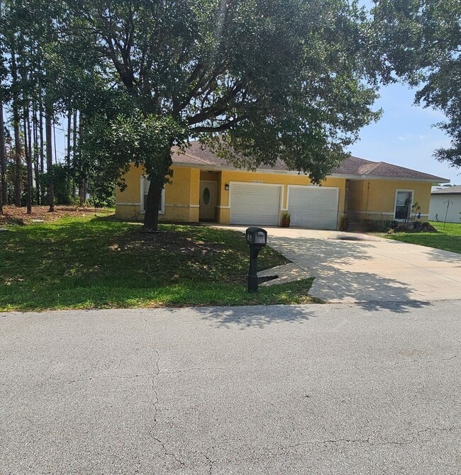 Building Photo - Fully Remodeled 3 Bedroom, 2 Bath Duplex w...