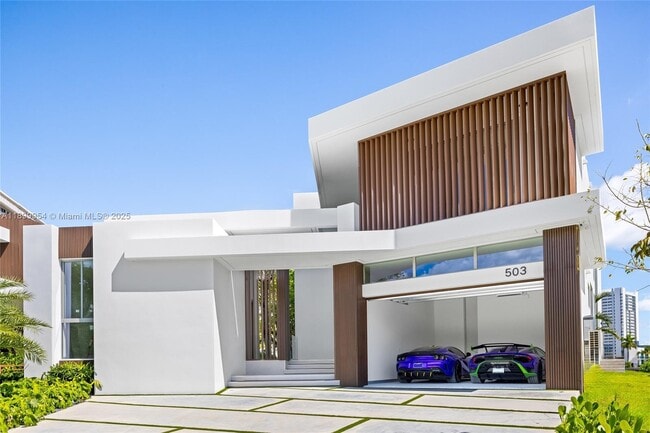 Building Photo - 503 Palm Dr