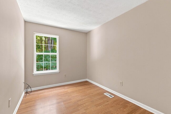 Building Photo - 46 Otsego Dr