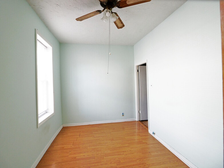 Building Photo - 307 Avenue W