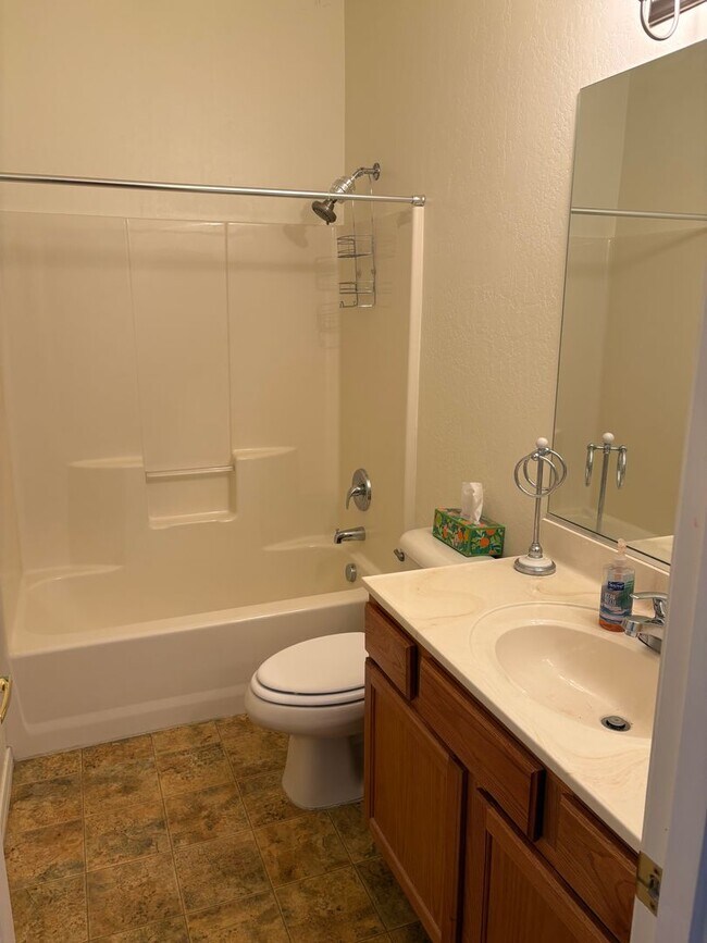 Building Photo - Unfurnished, 1 Year Minimum - Procure Only
