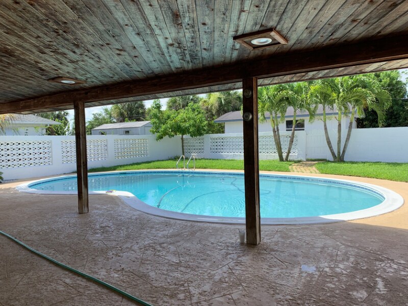 Building Photo - 1642 NE South St