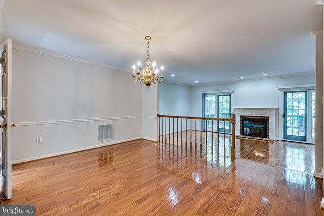 Building Photo - 6867 Williamsburg Pond Ct