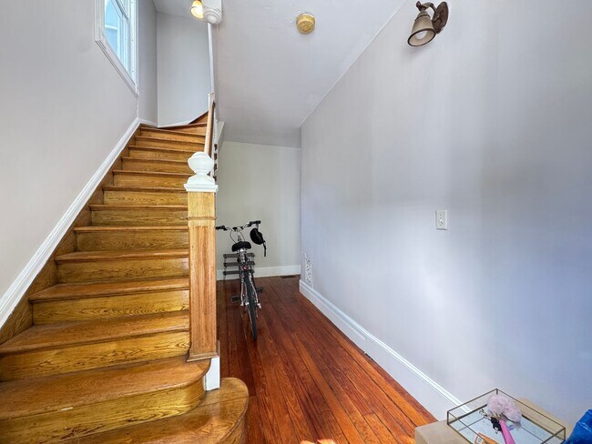 Building Photo - 22 Tilton St