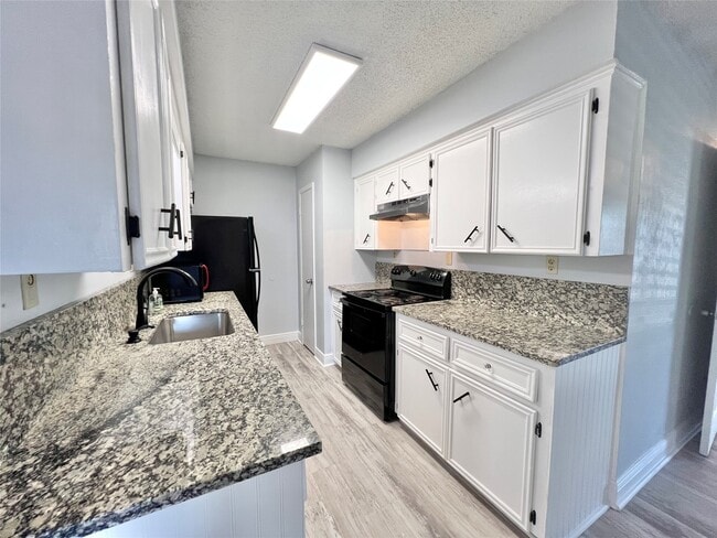 Building Photo - 4021 Avenue Q 1/2