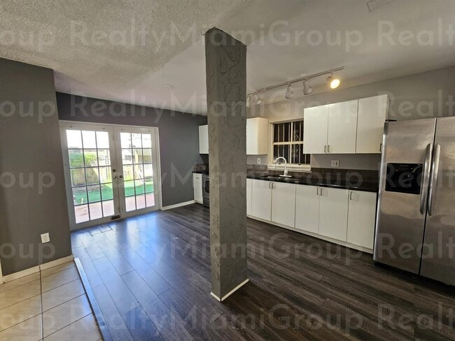 Building Photo - 11951 SW 271st Ter