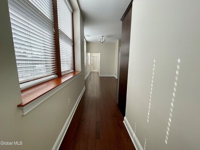 Building Photo - 233 Lake Ave