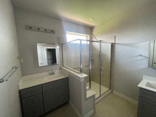 Building Photo - 413 McCoy Dr