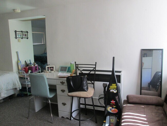 Building Photo - 66 Chorro St