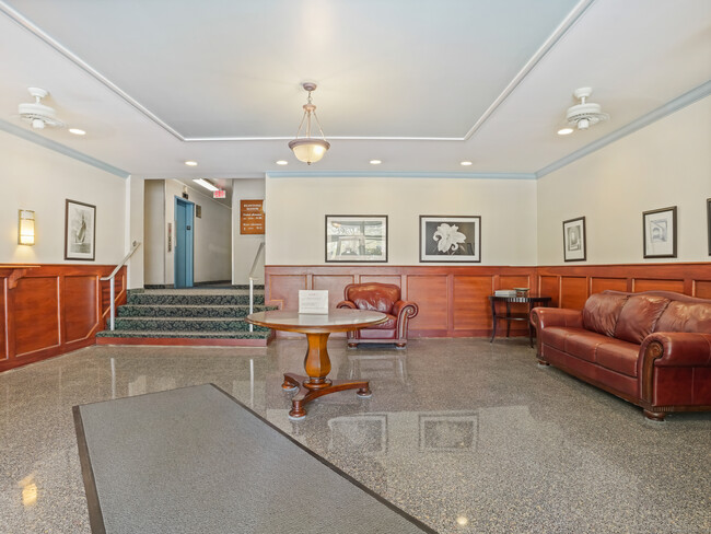 Building Photo - 39 Glenbrook Rd