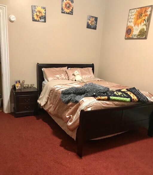 Building Photo - 422 W Dominick St